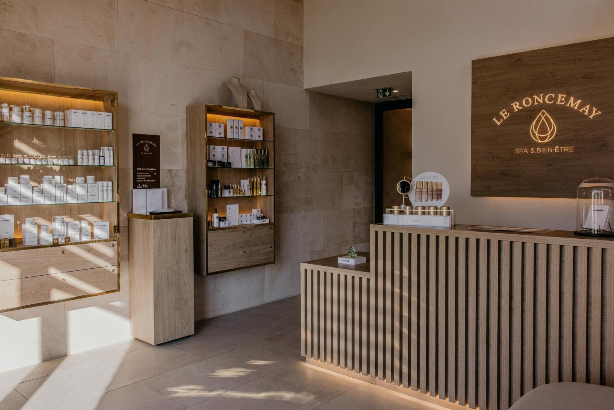 Domaine Du Roncemay - Hotel, Restaurants, Spa & Golf Aillant-sur-Tholon Exterior photo